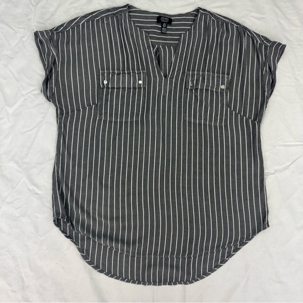 Jones New York Signature Striped V Neck Blouse Gray White Women L